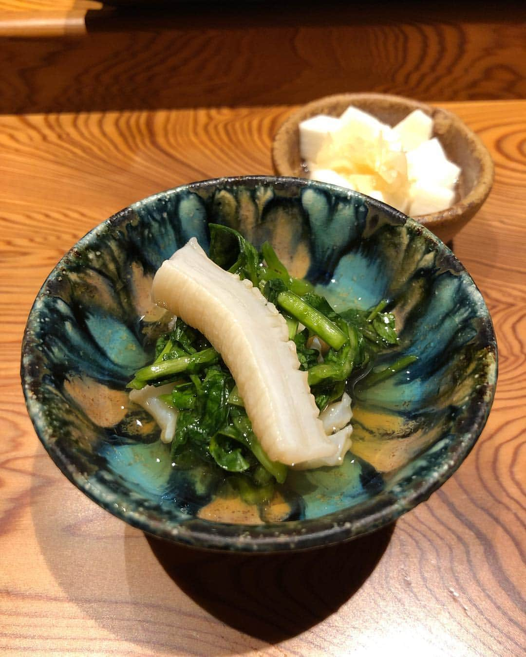 濱野りれさんのインスタグラム写真 - (濱野りれInstagram)「'Sushisho' in Hawaii #Reservation ➡︎ Around a month #Taste ➡︎ A Squid from California, Giant clam from Seattle... There are sushi is not from'Tsukiji' !!(Toyosu) Yumyum🤤 . 久しぶりのすし匠ハワイ店🌴 外国産のネタに心踊ります💃 ハワイでお寿司ってなんて幸せなんだ！ . .  #rirelog#sushisho#hawaiifood#hawaiigourmet#hawaiirestaurants#ritzcarlton#ritzcarltonhotel#hawaiilife#hawaii🌴 #hawaiieats#lovesushi#sushilove#sushilovers#sushi🍣  #すし匠#すし匠ハワイ#ハワイグルメ#ハワイ旅行#お寿司#寿司屋」3月5日 18時55分 - riregram