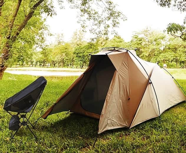 plywood（プライウッド）のインスタグラム：「みなさんこんにちは🌸  先日、入荷したヘリノックスの新型テント⛺本日は楽天ショップも、Yahooショップもポイントアップデー✴️とってもお得です☺️数には限りがございます💨お待ちしております😌 . ▼タクティカル フィールド4.0 https://item.rakuten.co.jp/plywood/30783268/ . ▼タクティカル フィールド6.0 https://item.rakuten.co.jp/plywood/30783269/ . ▼タクティカル アタックソロ https://item.rakuten.co.jp/plywood/30783270/ . ▼タクティカル アタック1.5p https://item.rakuten.co.jp/plywood/30783272/ . . #ヘリノックス #タクティカル #helinox #tactical #キャンプ #キャンプギア #キャンプ道具 #テント #camp #camping #プライウッド #plywood」