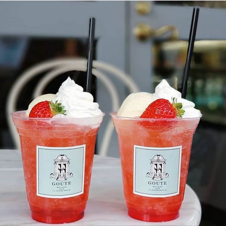 のインスタグラム：「［#cafemiru_大阪］﻿ ——————————————————————﻿ 南堀江のオシャレカフェカフェ｢GOUTE｣🍓﻿ ﻿ ☑︎ストロベリークリームソーダ﻿ ﻿ 南堀江でゆったりとカフェタイムを楽しめるカフェグテさん☕️✨﻿ 真っ赤なソーダにアイスクリームといちごがトッピングされた写真映え抜群なクリームソーダは、﻿ どんどん暖かくなってくるこれからの季節にぴったり👌💕﻿ 可愛いドリンクを片手にお喋りにも花が咲きそうです☺️💖﻿ ﻿ ﻿ 📍GOUTE﻿ ⚪︎住所 / 大阪府大阪市西区南堀江1-15-27 1F ﻿ ⚪︎営業時間 / 11:00-21:00﻿ (L.O Food20:00 Drink20:30)﻿ ⚪︎定休日 / 無し﻿ ⚪︎アクセス / 四ツ橋駅 徒歩5分﻿ ﻿ 【cafemiru_osaka】﻿ 📍 GOUTE﻿ ◎Open Hours / 11:00-21:00﻿ (L.O Food20:00 Drink20:30)﻿ ◎closest station /Osaka Metro「Yotsubashi」﻿ ﻿ ☕️ @goute_cafe﻿ 📷 @__mayuwooooo__﻿ ——————————————————————﻿ Cafemiruでは「#インスタ探検隊」or「#cafemiru」をタグ付けしているカフェ写真から、運営スタッフが厳選してご紹介しています👀🔍﻿」