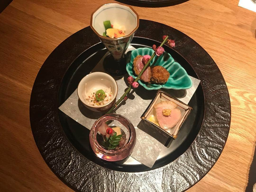 石井優希さんのインスタグラム写真 - (石井優希Instagram)「贅沢にコース料理頂きました💕 今週も2連勝頑張ります💪✨ #コース料理 #白子ステーキ #サービス神 #感謝しかない」3月5日 15時05分 - yuki.ishii