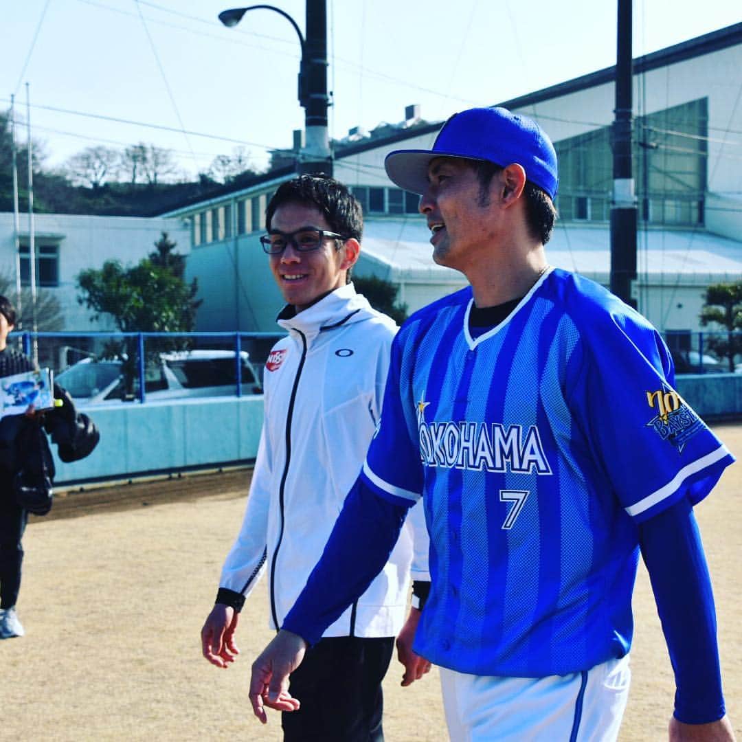 佐藤悠基さんのインスタグラム写真 - (佐藤悠基Instagram)「今日は横浜DeNAベイスターズの石川雄洋選手とNumberDoの取材で対談させてもらいました。  実は幼馴染の2人！  昔話からアスリートとしていろいろと話してとても良い刺激をもらいました。  3／22発売のNumberDoに掲載されます。  #横浜DeNAベイスターズ#日清食品グループ#幼馴染」3月5日 16時51分 - yuki_sato310