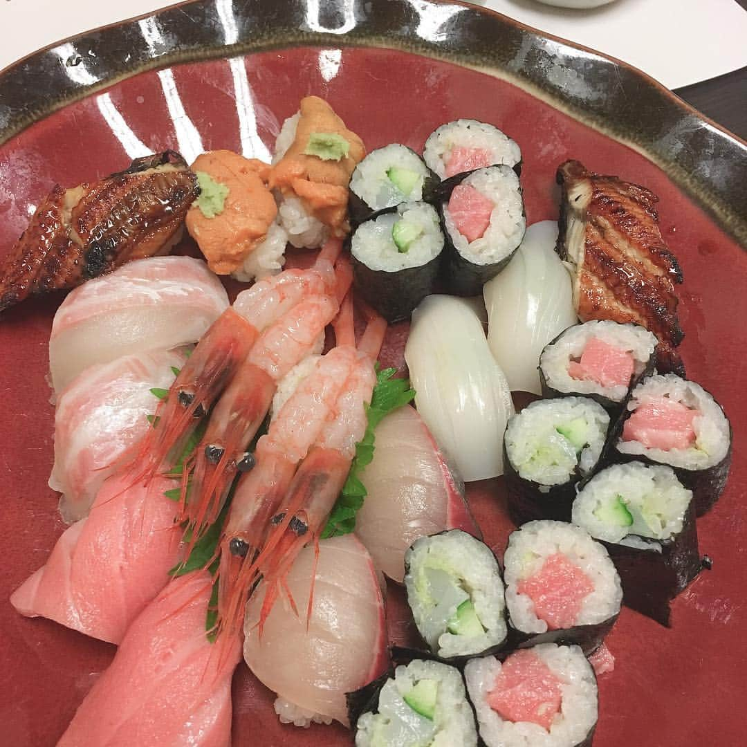 溝脇隼人のインスタグラム：「今日はお寿司🍣！ 明日は打ちます！」