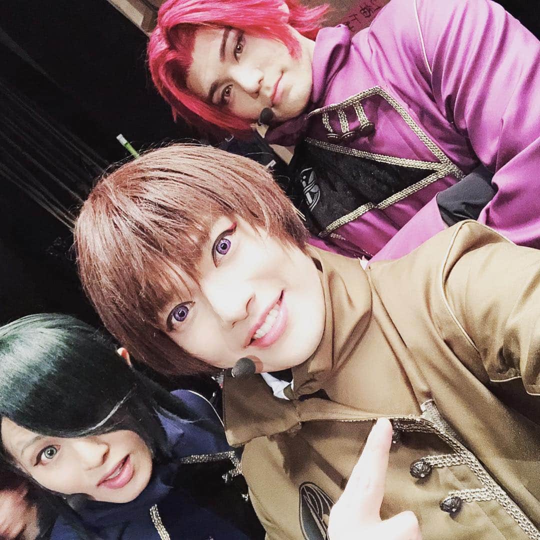 荒木宏文さんのインスタグラム写真 - (荒木宏文Instagram)「みんな元気かなぁ。 東京に着いてバイバイした時のみんなの顔を思い出すと心配だ。」3月5日 20時41分 - araki_hiro0614