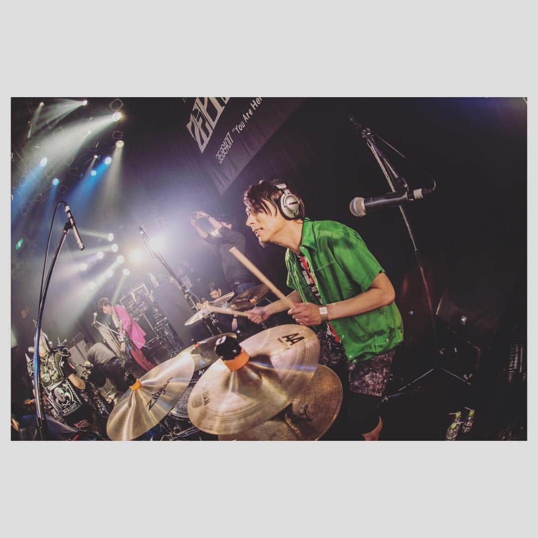 ELSAのインスタグラム：「ライブ楽しいな♡ あ、jealkb公式Instagramあるんです！ ↓↓↓ @jealkbgram ↑↑↑ コチラもヨロシクお願いします🦍 #jealkb」