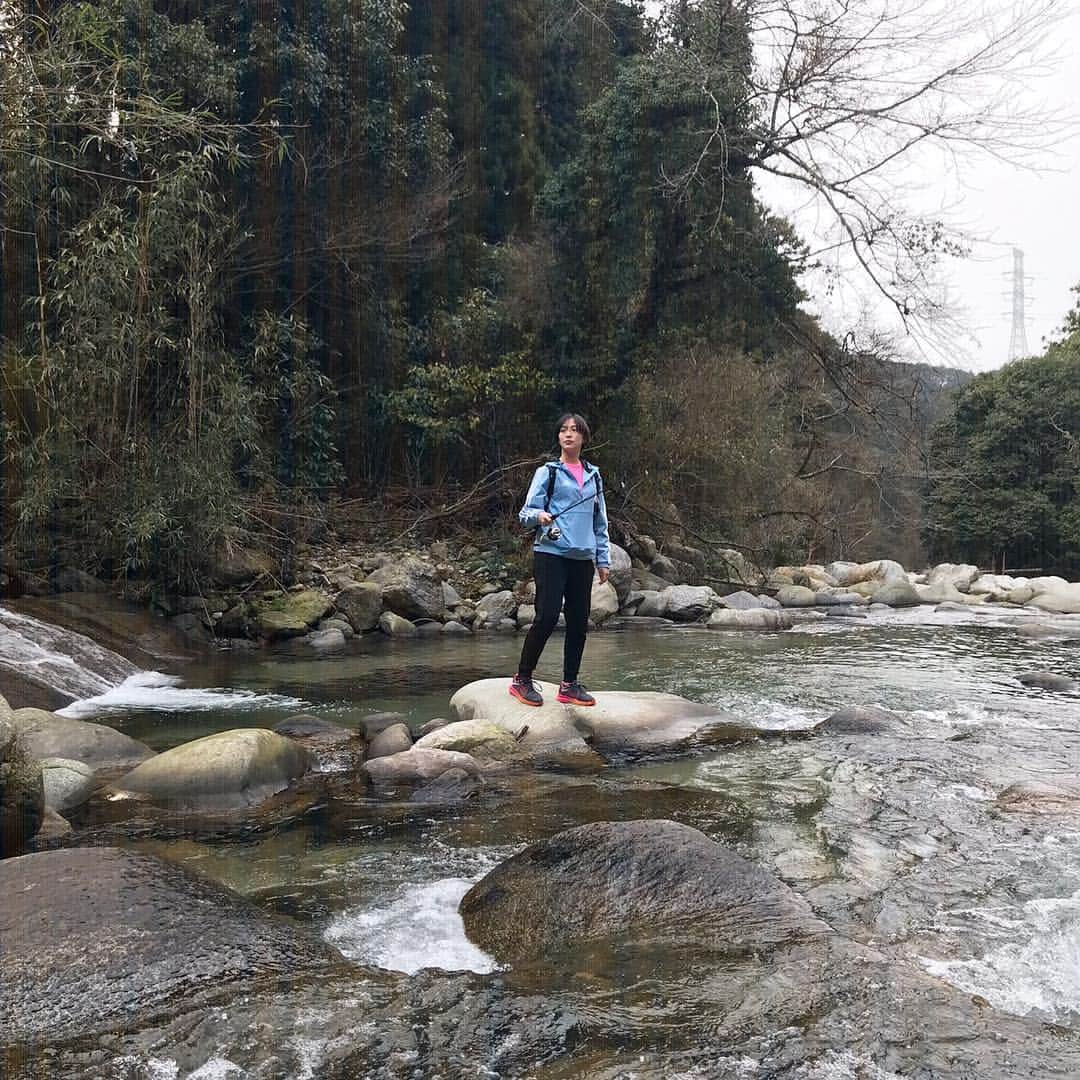 矢野由希子さんのインスタグラム写真 - (矢野由希子Instagram)「川遊びしたよ。 #渓流解禁 #渓流釣り #釣りるれろ #ヤマメが食べたいのよ」3月5日 21時40分 - yanoyukiko_