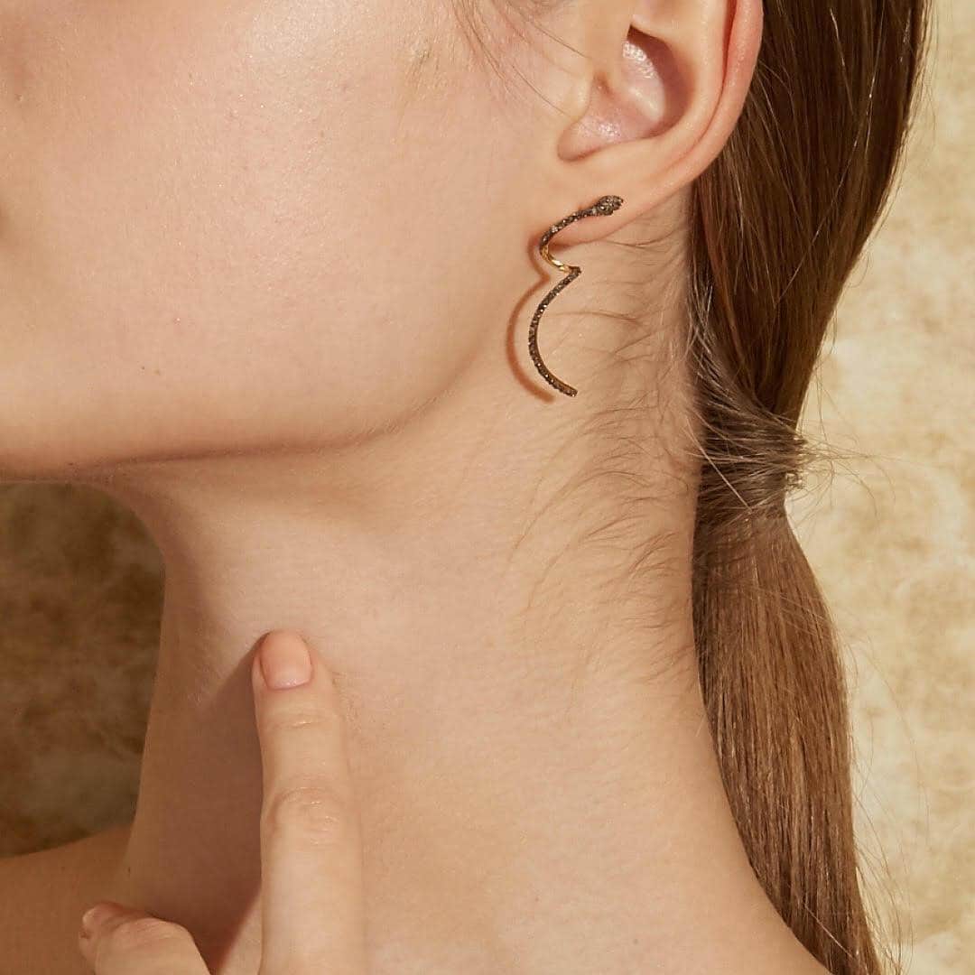 アルティーダウード ダイヤモンドピアス