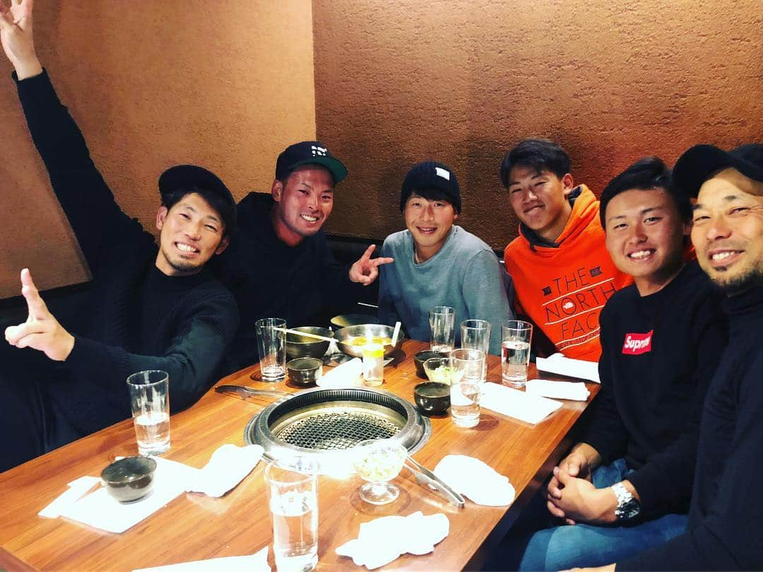 藤井淳志さんのインスタグラム写真 - (藤井淳志Instagram)「外野手会！！！ みんなで頑張ろ〜な♪( ´θ｀)ノ #藤井淳志#中日ドラゴンズ#外野手会#なかなか若い選手と触れ合う機会がないから良かった#英智コーチ#友永翔太#近藤弘基#滝野要#伊藤康祐#笑ぎゅう」3月5日 22時28分 - atsushi.fj4