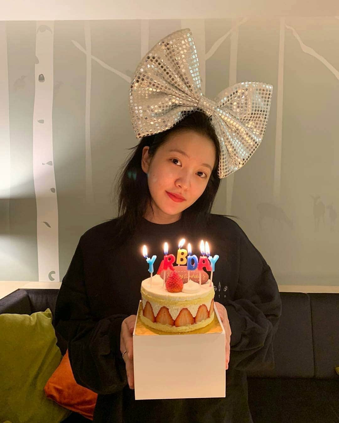 イェリさんのインスタグラム写真 - (イェリInstagram)「Happy Birthday to our cutie cutie cutie little maknae, Kim Yerim!🎉🎂😍 Thank you sooo much for debuting😭 You've give us, Reveluv, a lot of joy & smile even laugh whenever you are😘😊 our little precious maknae have really grown up now😭 always remember how you was added into Red Velvet, that was really the best moment ever in my life💕 We hope that you're always thinking positive & being sucessful in your life to reach your dream! Once again happy born day Kim Yerim~ celebrate your birthday with full of joy & happiness😘 #TimeToLoveYeri  #HappyYeriDay 💟🐢」3月5日 23時22分 - redvelvet_yeri