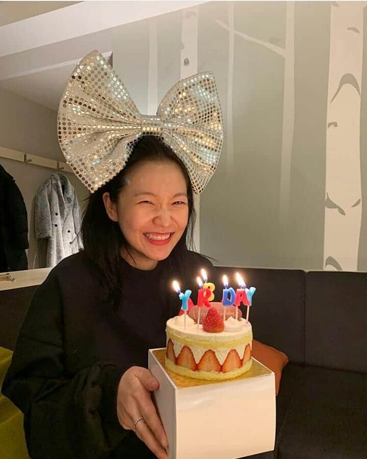 イェリさんのインスタグラム写真 - (イェリInstagram)「Happy Birthday to our cutie cutie cutie little maknae, Kim Yerim!🎉🎂😍 Thank you sooo much for debuting😭 You've give us, Reveluv, a lot of joy & smile even laugh whenever you are😘😊 our little precious maknae have really grown up now😭 always remember how you was added into Red Velvet, that was really the best moment ever in my life💕 We hope that you're always thinking positive & being sucessful in your life to reach your dream! Once again happy born day Kim Yerim~ celebrate your birthday with full of joy & happiness😘 #TimeToLoveYeri  #HappyYeriDay 💟🐢」3月5日 23時22分 - redvelvet_yeri