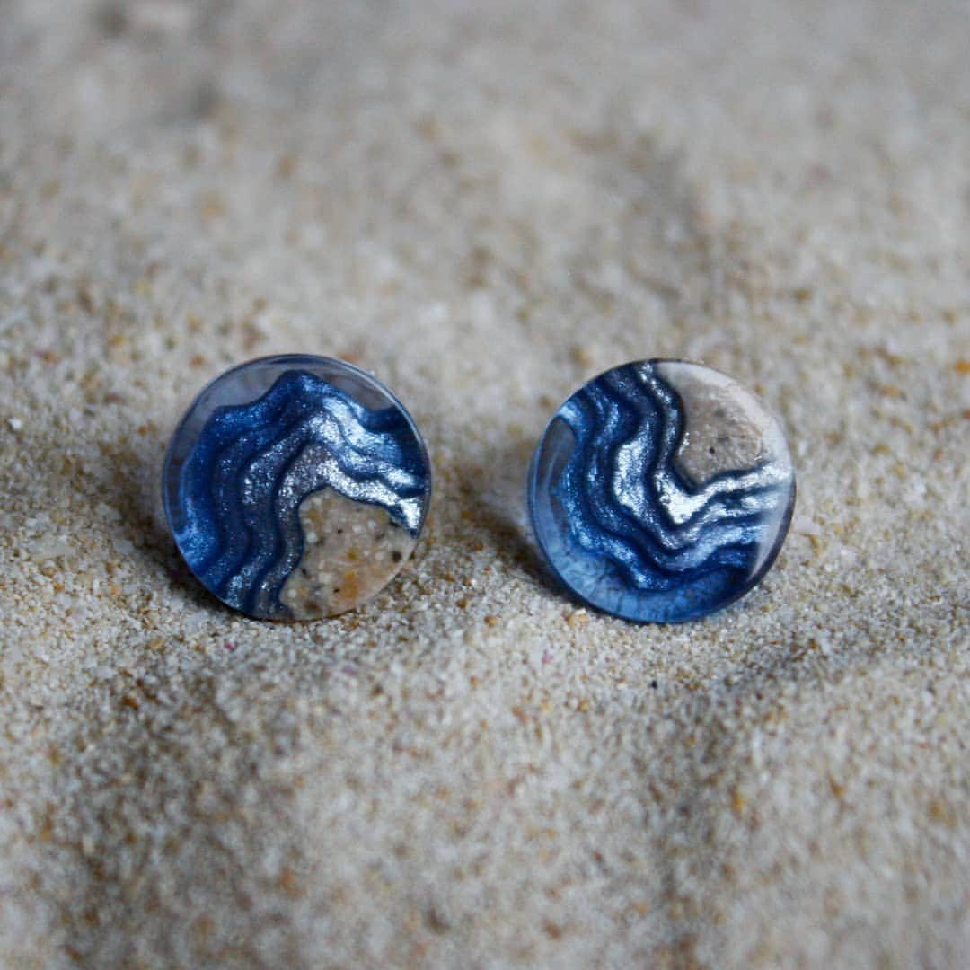 Britta Boeckmannさんのインスタグラム写真 - (Britta BoeckmannInstagram)「The Shoal ear studs are now also available in ultramarine blue boldb.com.au  #earstuds #earrings #ocean #blue #ultramarine #jewelry #jewellery #accessories #topography」3月6日 8時35分 - brittaboldb