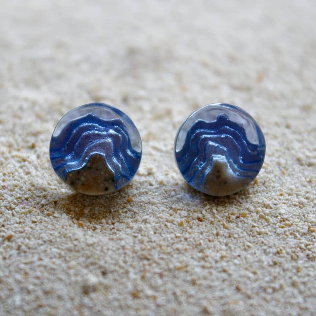 Britta Boeckmannさんのインスタグラム写真 - (Britta BoeckmannInstagram)「The Shoal ear studs are now also available in ultramarine blue boldb.com.au  #earstuds #earrings #ocean #blue #ultramarine #jewelry #jewellery #accessories #topography」3月6日 8時35分 - brittaboldb