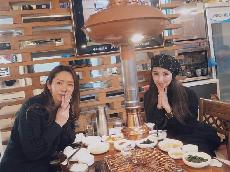 のインスタグラム：「寝る間を惜しんで食に走った韓国出張🇰🇷 * 韓国通のお友達に教えてもらって美味しいお店に色々出逢えました✨ * それにしても今回の出張は珍道中だったな〜😂でもそれ以上に充実していた✌️ * #韓国#韓国旅行#韓国グルメ#韓国ごはん#中一会館#トゥレグクス#korea#koreatrip#イバッサシンドンマッコリ#韓国ランチ#koreafood」
