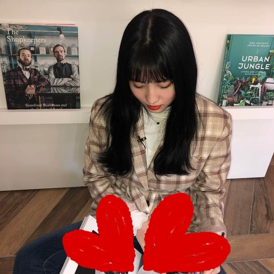 TWICEさんのインスタグラム写真 - (TWICEInstagram)「🥀💜📘」3月6日 15時22分 - twicetagram