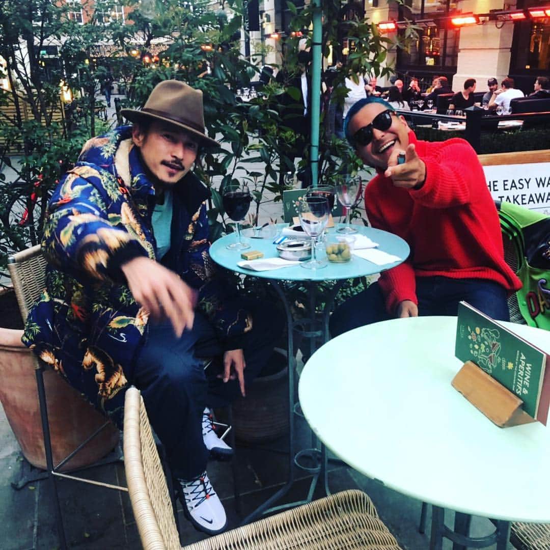 窪塚洋介のインスタグラム：「Linked up in London!! #ivan」