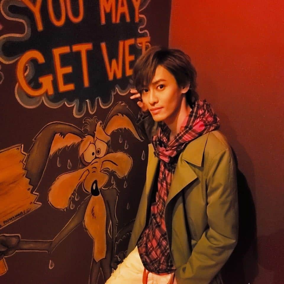 戸谷公人のインスタグラム：「お知らせです✨✨ アパレルブランドLIVERTINEAGEと 戸谷公人コラボ！ 今回ロンTとキャップをデザインさせて頂きました。 オリジナルロゴも作り文字や配置など 全て一から考えさせて頂きました ・完全受注生産 ・3月受注開始予定  受注開始までお楽しみに😊✨✨ @livertine_age  #オリジナルロンT #アパレルブランド #是非買ってね」