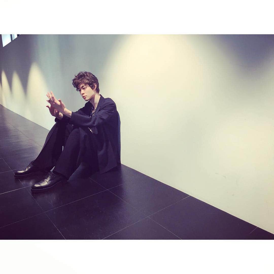 宮沢氷魚さんのインスタグラム写真 - (宮沢氷魚Instagram)「今日は「賭ケグルイ」取材にラジオの収録。喋りに喋った。楽しかった。明日も頑張ります。」3月6日 17時54分 - miyazawahio