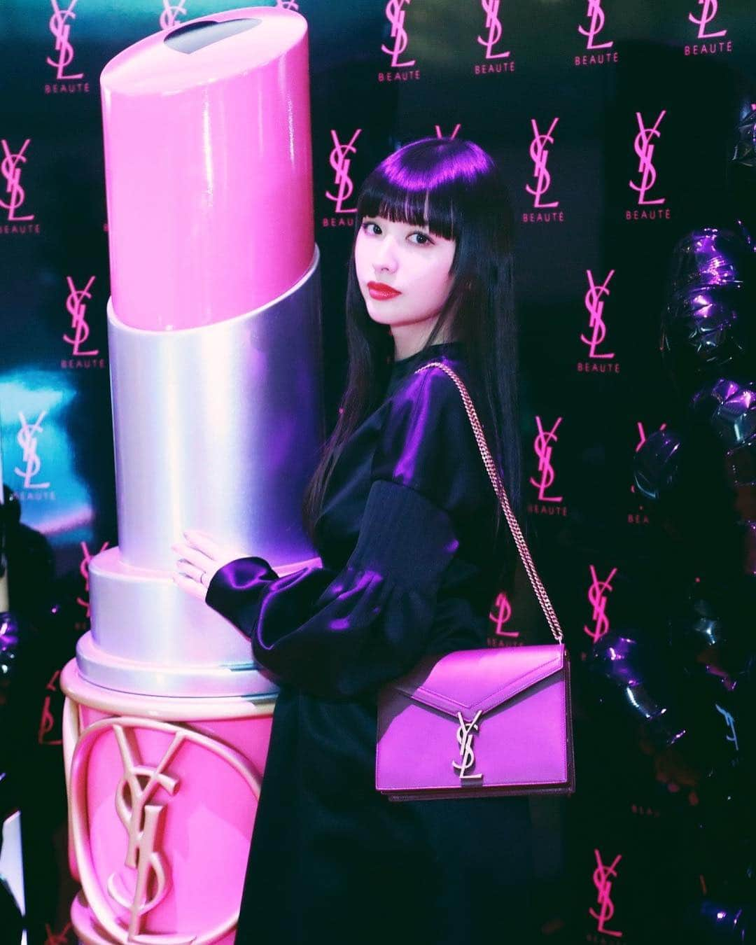 鈴木えみさんのインスタグラム写真 - (鈴木えみInstagram)「"YSL BEAUTY VOLUPTE LAND” POP UP STORE OPENING RECEPTION . YSLのアイコンリップ「ルージュ ヴォリュプテ シャイン」からプランプタイプが新発売！ 記念したポップアップストアが3月7日〜10日まで、表参道ヒルズに登場です💞 スペシャルなメリーゴーランドやヨーヨー釣りなどが設置された、ピンク色のアミューズメントパークのような空間ですよ🎠💄 ぜひ遊びに行ってみてね！ #VOLUPTELAND #ヴォリュプテプランプインカラー」3月6日 20時27分 - emisuzuki_official