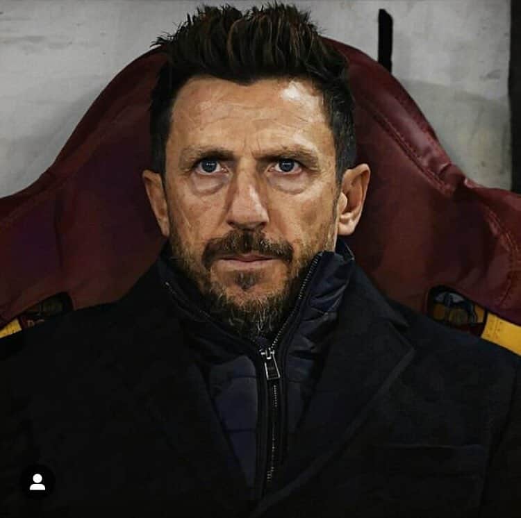 ASローマのインスタグラム：「今日の#UCL ポルトvsローマです もし、勝ち進まなかった場合 ディ・フランチェスコ監督の退団が 予想されます。次期監督と言われている パウロ ソサ監督は今日スタジオに足を運ぶそうです どう 思いますか？？？ FORZA ROMA💛❤️💛❤️ #asroma#roma#fan#japan#italy #capitale#tifoso#wolf#serieA#nike #america#calcio#daje#dajeroma #forzaroma#sport#funny#win」