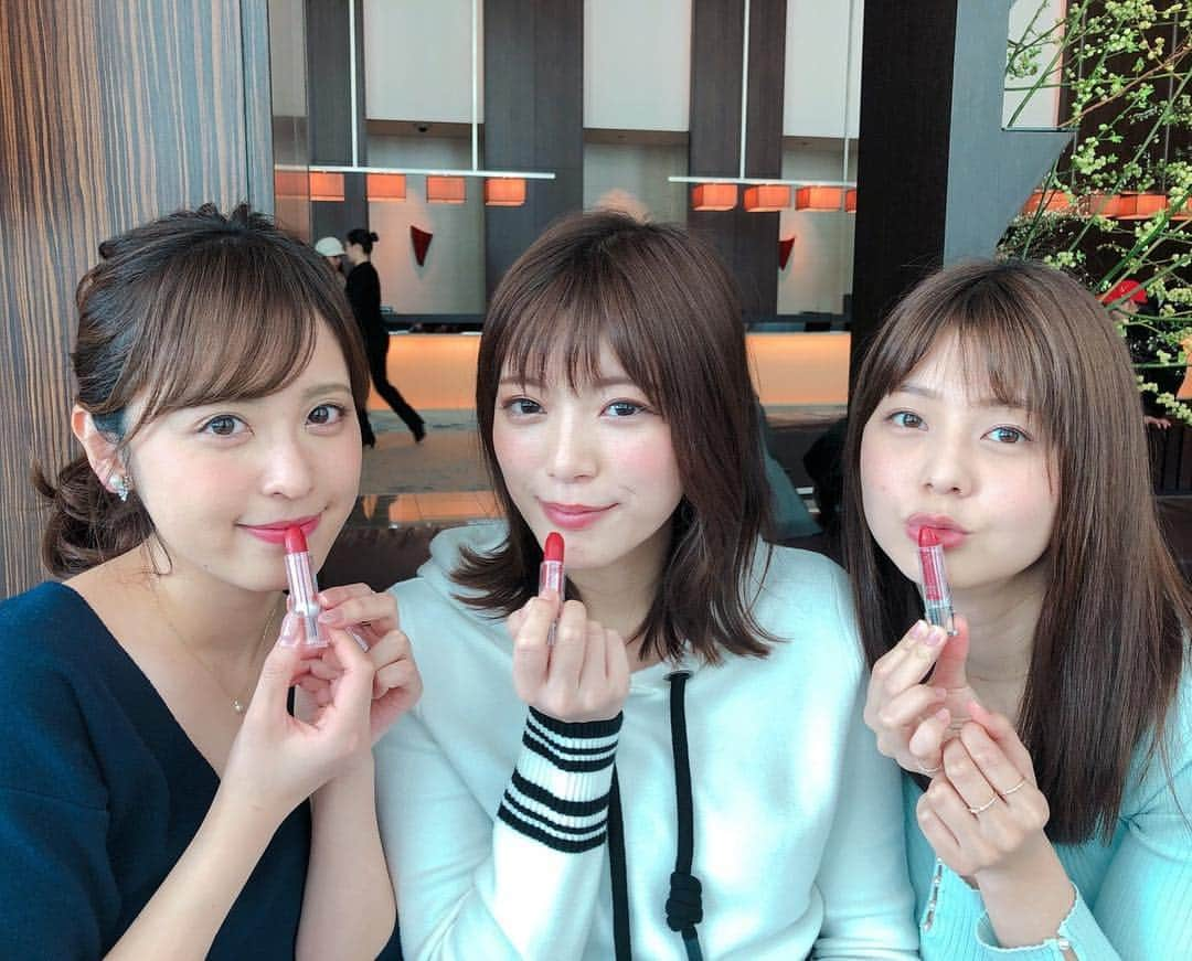 久慈暁子さんのインスタグラム写真 - (久慈暁子Instagram)「* 先日のいちごを食べる会🍓 同期の誕生日もサプライズで お祝いできました🥂🎉 * #いちご #アフタヌーンティー #いちごチョコの口紅 #日本テレビ #佐藤梨那 アナ #テレビ朝日 #三谷紬 アナ #TBS #山本里菜 アナ」3月6日 20時59分 - kuji_akiko