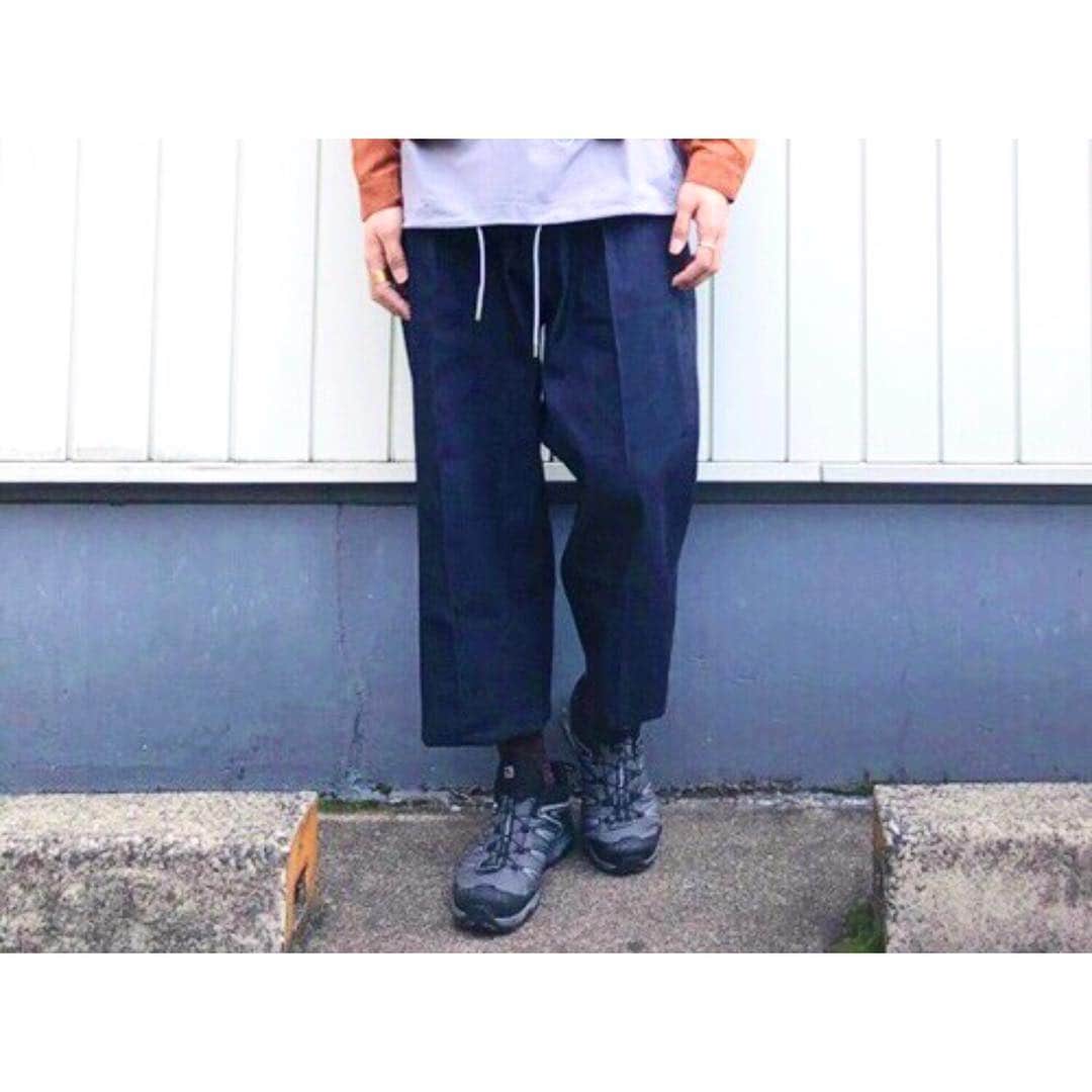 のインスタグラム：「. . 春のSTAFF SNAP . FEATURE公開中!! . 3/1〜3/31まで開催中の『SPRING COORDINATE FAIR』にあわせておすすめコーディネートを更新中！是非チェックしてください🌸 . JOHNBULL pants lot.21292 / ¥18,000+tax . JOHNBULL Tシャツ lot.25502 / ¥11,000+tax . JOHNBULL blouson lot.12598 / ¥38,000+tax . . #johnbull #johnbullprivatelabo  #johnbulldenim #denimpants #denim #tshirts #blouson #snap #coordinate #springfashion #2019ss  #ジョンブル #ジョンブルプライベートラボ #ジョンブルデニム #デニム #デニムパンツ #スラックス  #ロングTシャツ #ブルゾン #スナップ #コーディネート #春ファッション #2019春夏」