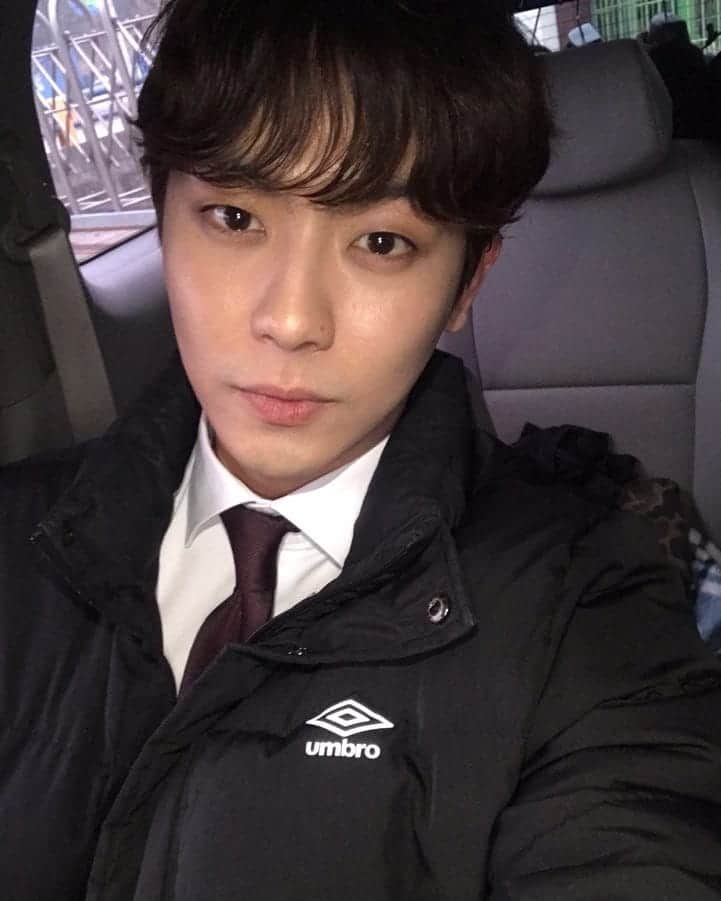 アン・ウヨンのインスタグラム：「라디오스타 출연하게되어 정말 감사했습니다… 첫 토크쇼라 걱정이 되어 이제서야 핸드폰을 보는데..주변 분들도 좋게 말씀해주시고, 생각보다 응원해주신 반응들도 많아 감사한 마음입니다 ! 아직 민망하고 무서워서 방송은 내일 보려구요 저는..^^ 정말 감사합니다!」