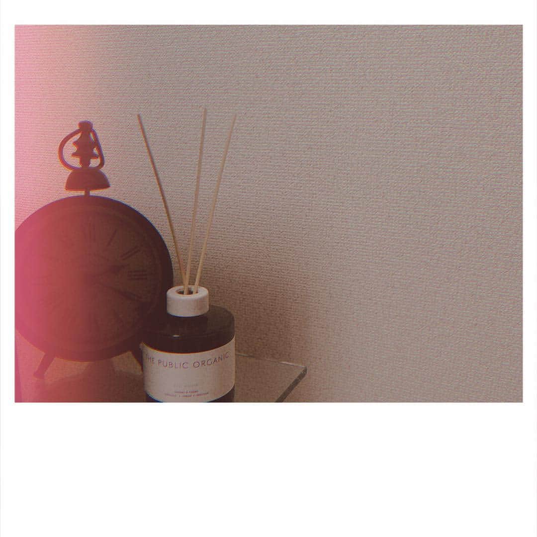 久住小春さんのインスタグラム写真 - (久住小春Instagram)「最近香り系好き😎 良く眠れるデュフューザーだよ☺︎ ここのシャンプーもいい香りで好き💕 #thepublicorganic」3月7日 7時09分 - koharu_kusumi.official