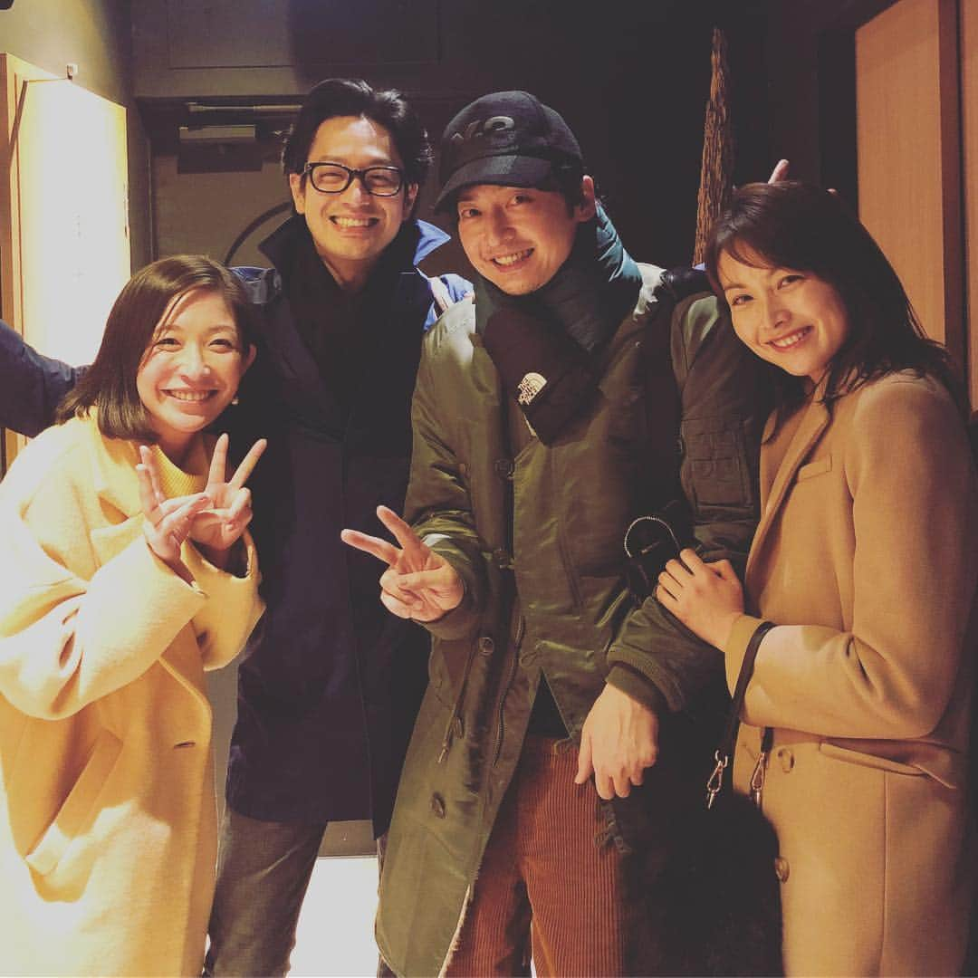 小野真弓さんのインスタグラム写真 - (小野真弓Instagram)「チーム砂時計！⏳😍 めぐちゃんと、じょうじくんと共演したきっかけで集まりました( ´∀｀)✨ プロデューサーさんや監督さん、当時ADさんで、今はプロデューサーさんになったスタッフさんにも会えました(*´-`)砂時計は何年たっても変わらず思い入れのある作品です📺そんな作品に関わらせて頂いた事に改めて幸せを感じるひとときでした╰(*´︶`*)╯♡ #佐藤めぐみ ちゃん#竹財輝之助 くん#渋江譲二 くん#木内晶子 ちゃんは今回は来れず#小野真弓#砂時計#愛の劇場#昼ドラ#明日への活力#また笑顔で会えるように頑張ろ」3月7日 7時22分 - hanaharuaroi