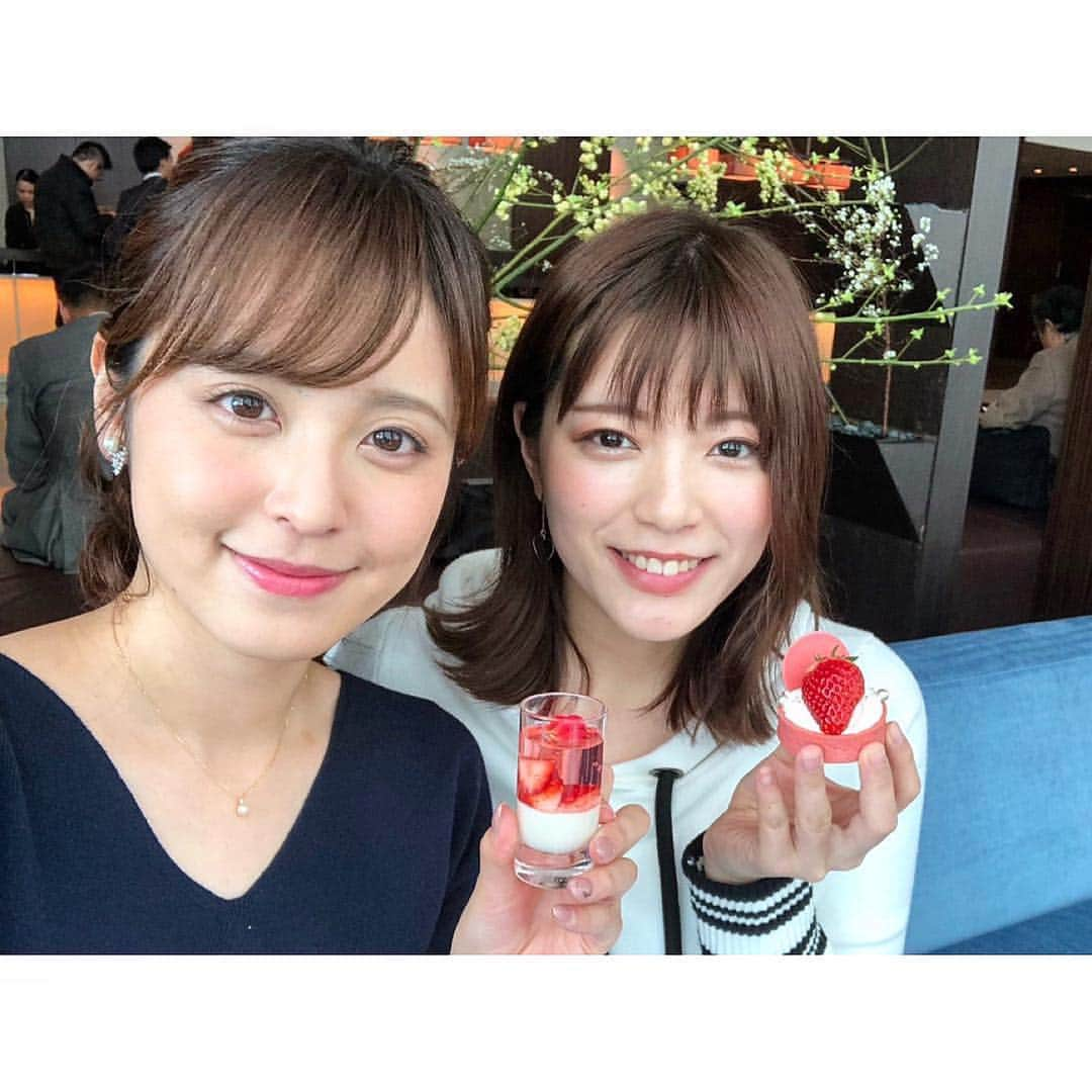 三谷紬さんのインスタグラム写真 - (三谷紬Instagram)「* 私もやっと！いちごの会🍓 可愛すぎてため息が出てしまうような同期とお茶してきました。 もちろんいちごも可愛いけど、 何よりみんなが可愛すぎる❣️ ああ、本当に可愛い。 目の保養🥺💗 自分の意識を高めるためにも 1枚目の写真をスマホの待ち受けにしております📱笑 . とっても不思議で “りな”が2人と“あきこ”が2人の代。 私はこんな呼び方をしています🤭 日テレ・佐藤梨那アナ⇨さとりな TBS・山本里菜アナ⇨やまりな フジ・久慈暁子アナ⇨くじこ テレ東・角谷暁子アナ⇨あき・かどみ（気分によって変えてます笑） この日は残念ながら、角谷アナは欠席😭 いつ会っても癒されるし、話が止まらない友達のような同期たち🧸 佐藤アナのお誕生日もみんなでお祝い出来ました🎂 映えている（？）写真ばかりですが、その裏側は5枚目📸（笑） 大人しく…なんてことはなく、 声が通るので騒ぎすぎてしまったかもしれないです🤦🏼‍♀️笑笑笑 それにしても、可愛いなぁ。 * #同期#キー局#日本テレビ#佐藤梨那 アナ#TBS#山本里菜 アナ#フジテレビ#久慈暁子 アナ#いちご#アフターヌーンティー#afternoontea#映え#映えスイーツ#映えの裏側#隣に並ぶと幸せになる#目の保養#私がここに並ぶのは恐縮すぎる#テレビ東京#角谷暁子 アナ#次回は ！#待ち受け #アナウンサー#テレビ朝日#三谷紬」3月7日 18時56分 - mitani_tsumugi