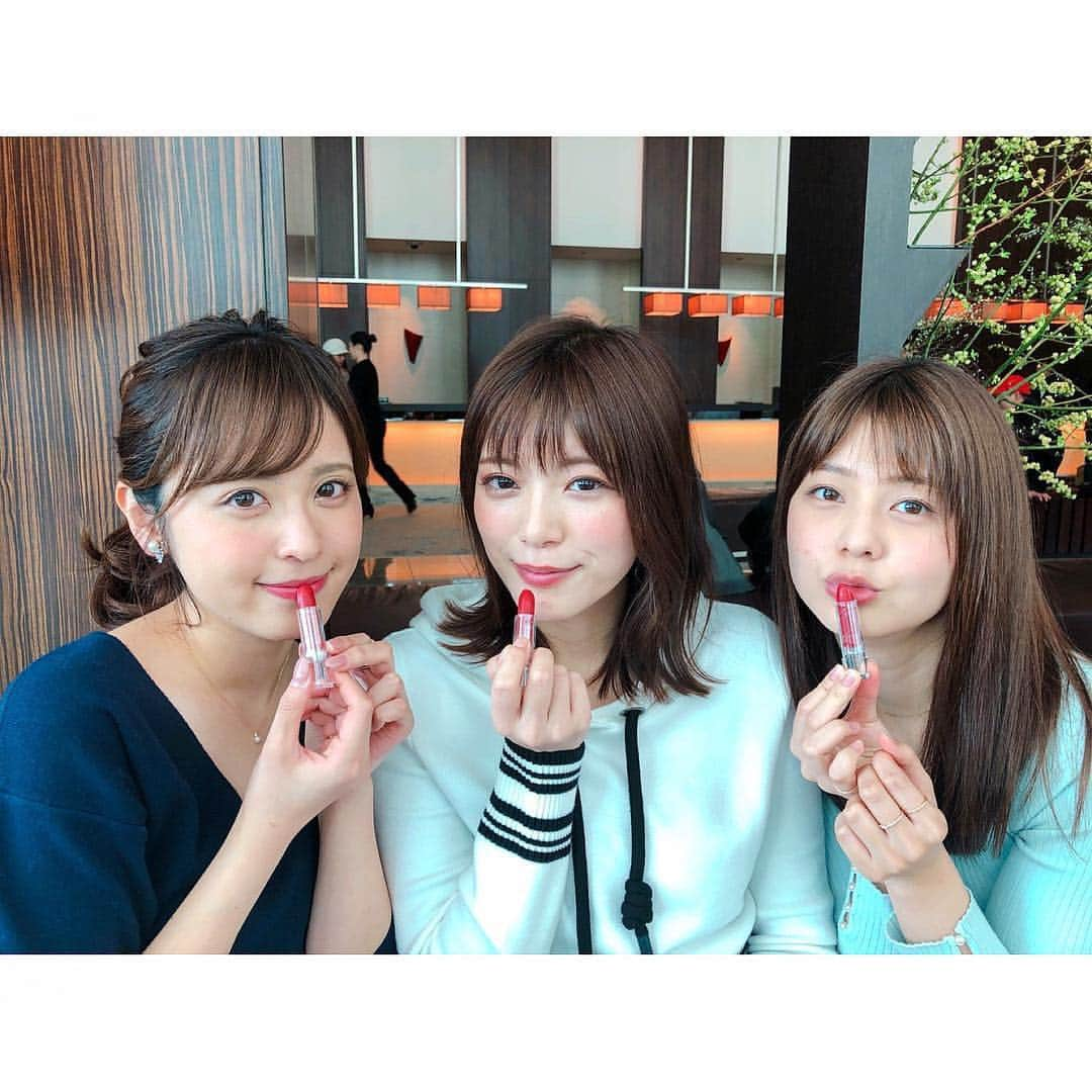 三谷紬さんのインスタグラム写真 - (三谷紬Instagram)「* 私もやっと！いちごの会🍓 可愛すぎてため息が出てしまうような同期とお茶してきました。 もちろんいちごも可愛いけど、 何よりみんなが可愛すぎる❣️ ああ、本当に可愛い。 目の保養🥺💗 自分の意識を高めるためにも 1枚目の写真をスマホの待ち受けにしております📱笑 . とっても不思議で “りな”が2人と“あきこ”が2人の代。 私はこんな呼び方をしています🤭 日テレ・佐藤梨那アナ⇨さとりな TBS・山本里菜アナ⇨やまりな フジ・久慈暁子アナ⇨くじこ テレ東・角谷暁子アナ⇨あき・かどみ（気分によって変えてます笑） この日は残念ながら、角谷アナは欠席😭 いつ会っても癒されるし、話が止まらない友達のような同期たち🧸 佐藤アナのお誕生日もみんなでお祝い出来ました🎂 映えている（？）写真ばかりですが、その裏側は5枚目📸（笑） 大人しく…なんてことはなく、 声が通るので騒ぎすぎてしまったかもしれないです🤦🏼‍♀️笑笑笑 それにしても、可愛いなぁ。 * #同期#キー局#日本テレビ#佐藤梨那 アナ#TBS#山本里菜 アナ#フジテレビ#久慈暁子 アナ#いちご#アフターヌーンティー#afternoontea#映え#映えスイーツ#映えの裏側#隣に並ぶと幸せになる#目の保養#私がここに並ぶのは恐縮すぎる#テレビ東京#角谷暁子 アナ#次回は ！#待ち受け #アナウンサー#テレビ朝日#三谷紬」3月7日 18時56分 - mitani_tsumugi