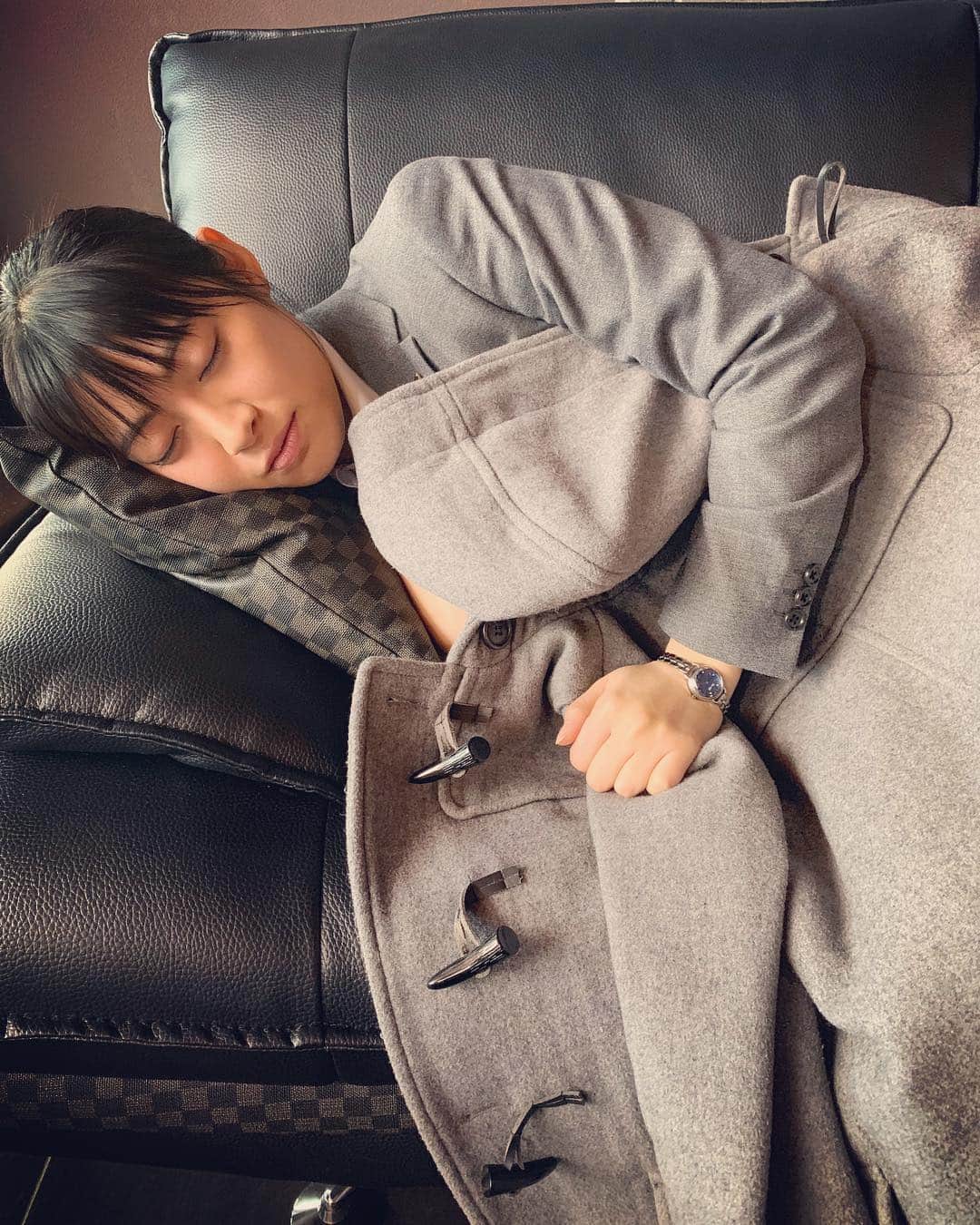 瀧本美織のインスタグラム：「💁‍♂️photo by #だいすけお兄さん  今夜20時〜 #刑事ゼロ 9話！時矢刑事、記憶喪失がバレてしまい大ピンチ！記憶を失った原因である犯人も再び登場します。ぜひみてくださいね👱🏻‍♀️✨」