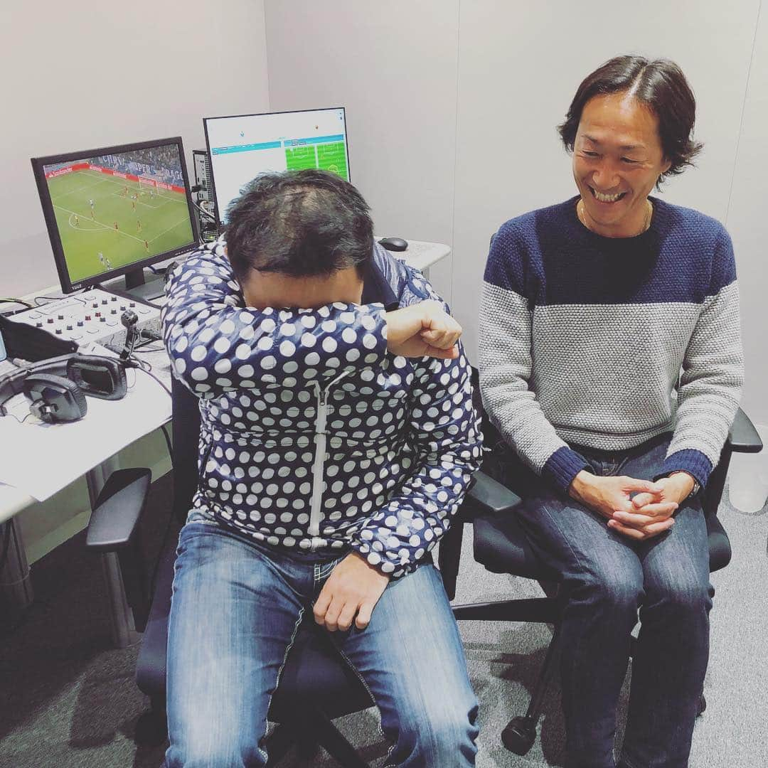 石川直宏さんのインスタグラム写真 - (石川直宏Instagram)「ポルトv.sローマの Round of 16 2nd leg. 解説を終え、先程帰宅しました！ PSGとユナイテッドの試合も凄かったみたいですが、こちらも白熱💁‍♂️⚽️ ロマニスタの実況北川さん・・・？ 何故だが俺もちっちゃくなっちゃいました 笑 激闘はDAZNで🤝 . #UCL #uefachampionsleague  #チャンピオンズリーグ #DAZN #実況 #北川義隆 さん #解説 #roundof16 #2ndleg #FCPORTO #ポルト #ASROMA #ローマ」3月7日 10時23分 - sgss.18