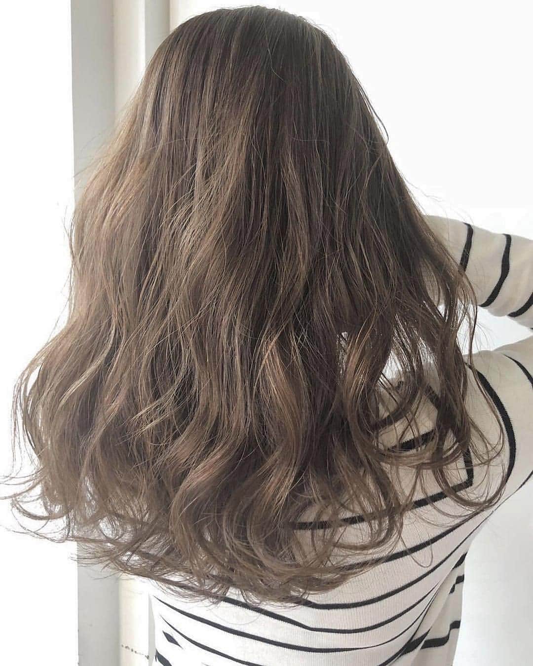 のインスタグラム：「* * * new hair💇‍♀️✨ * @alivehair  @balayage_alive_kj  おまかせ❤️ * * * #ダイエット #diet #減量 #ボディメイク #トレーニング #筋肉 #筋トレ #筋トレ女子 #筋肉女子 #ジム #フィットネス #ヒップ #シャンプー #トリートメント #ヘア #ビフォーアフター #筋トレ女子 #トレーニー #減量 #ダイエット #食べて痩せる #バルクアップ #ダイエット食 #減量食 #焼き芋 #さつまいも #SSA #サマスタ #サマースタイルアワード #ベストボディジャパン」