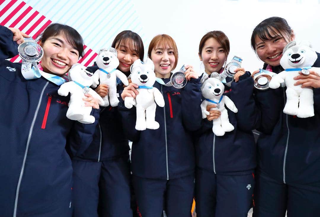 日本オリンピック委員会さんのインスタグラム写真 - (日本オリンピック委員会Instagram)「クラスノヤルスクユニバーシアード 大会第5日（6日）、ショートトラック女子3000mリレーで日本が銀メダルを獲得🙌  男子5000mリレーと同1000mの松津秀太選手が4位に入賞しました。 フィギュアスケートは男子SPが行われ、佐藤洸彬選手が4位、友野一希選手が7位、中村優選手が9位につけています⛸ . [#Universiade #Krasnoyarsk2019 Day5] . Short Track 3000m Relay (Ladies): 🥈 小池佑奈、谷本光、山浦美和子、田中冴実、松山雛子 Yuna Koike, Hinako Matsuyama, Hikari Tanimoto, Miwako Yamaura, Saemi Tanaka . Short Track 5000m Relay (Men): Rank.4 松津秀太、岩佐暖、重弘喜一、小山陸、河合健朗 Shuta Matsuzu, Dan Iwasa, Kiichi Shigehiro, Riku Koyama, Tatsuro Kawai . Short Track Short Track Men 1500m: Shuta Matsuzu Rank.4 . Figure Skating Men Short Program: Hiroaki Sato Rank.4 Kazuki Tomono Rank.7 Shu Nakamura Rank.9 . #ショートトラック #shorttrack #フィギュアスケート #figureskate #FigureSkating . #がんばれニッポン#RealWinter #TEAMJAPAN #TEAMNIPPON #JapanOlympicCommittee . 📸AFLO SPORT, PHOTO KISHIMOTO」3月7日 11時18分 - teamjapanjoc