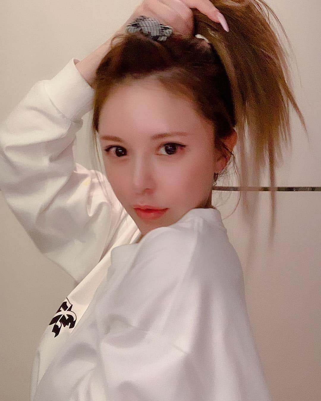 森藤恵美さんのインスタグラム写真 - (森藤恵美Instagram)「upstyle💘 #hairstyle #ponytail」3月7日 11時43分 - emi_morifuji