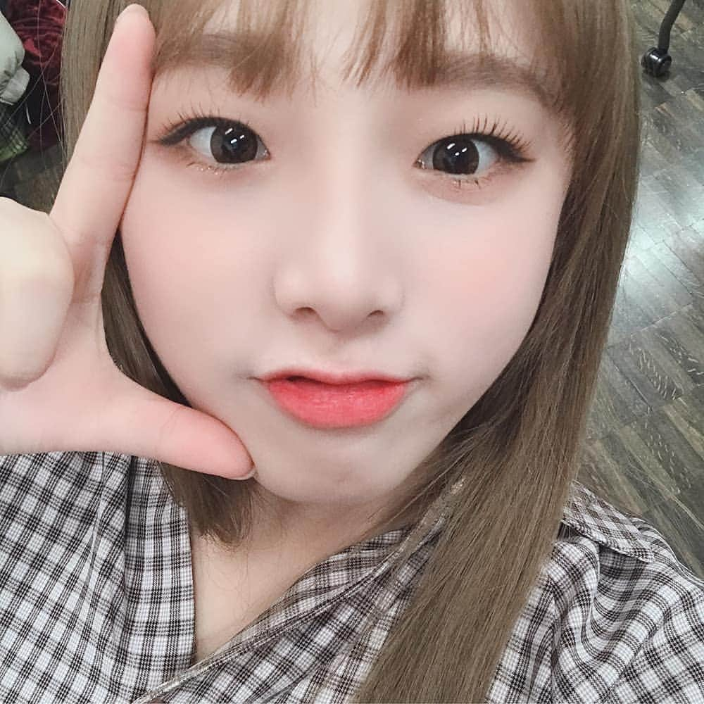 IZ*ONEさんのインスタグラム写真 - (IZ*ONEInstagram)「ove♡ ⠀⠀⠀ #예나 #イェナ #IZONE #아이즈원 #アイズワン」3月7日 12時15分 - official_izone