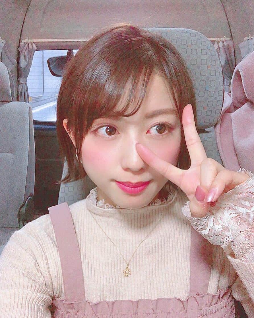のインスタグラム：「#昼めし旅 〜あなたのご飯見せてください〜 ２回目のアポ無し旅に挑戦︎︎︎︎︎︎してきました☻ ㅤㅤㅤㅤㅤㅤㅤㅤㅤㅤㅤㅤㅤ 群馬県の安中市へ🌸 今回もめっちゃ歩いたーー！ ㅤㅤㅤㅤㅤㅤㅤㅤㅤㅤㅤㅤㅤ 色んな方に会えるから、見るのも 出演するのも大好きな番組です🥢 ㅤㅤㅤㅤㅤㅤㅤㅤㅤㅤㅤㅤㅤ お昼休みに、是非みてくださいな🍚 ㅤㅤㅤㅤㅤㅤㅤㅤㅤㅤㅤㅤㅤ #テレビ東京  明日3/8 お昼11:40からです☻ ㅤㅤㅤㅤㅤㅤㅤㅤㅤㅤㅤㅤㅤ」