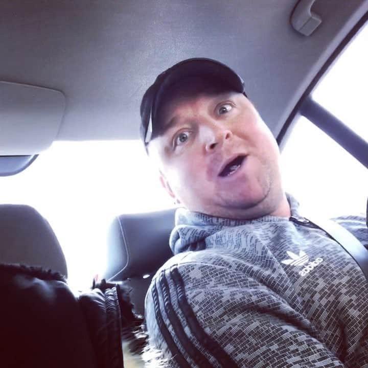 アリソン・シュミットのインスタグラム：「DAY 6: emotion  Excitement. What a day of travel with @coachdankesler ...quite an adventure 😂 EXCITED for the meet to start tomorrow 🏊‍♀️ 🎉」