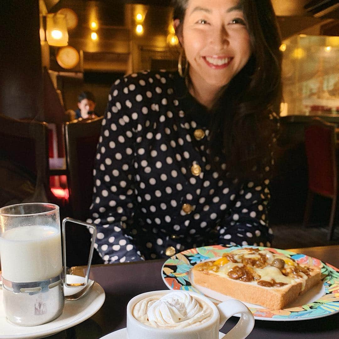 瀬戸あゆみさんのインスタグラム写真 - (瀬戸あゆみInstagram)「珈琲艇CABIN🛳⚓️☕️ おしゃれなカフェもいいけれど、こういう渋い喫茶店もすき！ 大阪のお姉さん @sayacafe_giracha とマシンガントーク。 さやかさんの、"キャビンに来ると思ったからマリンルックできたの！"っていう姿勢が超シンパシー。すき❤️ #ayumi_breakfastclub」3月7日 14時14分 - setoayumi