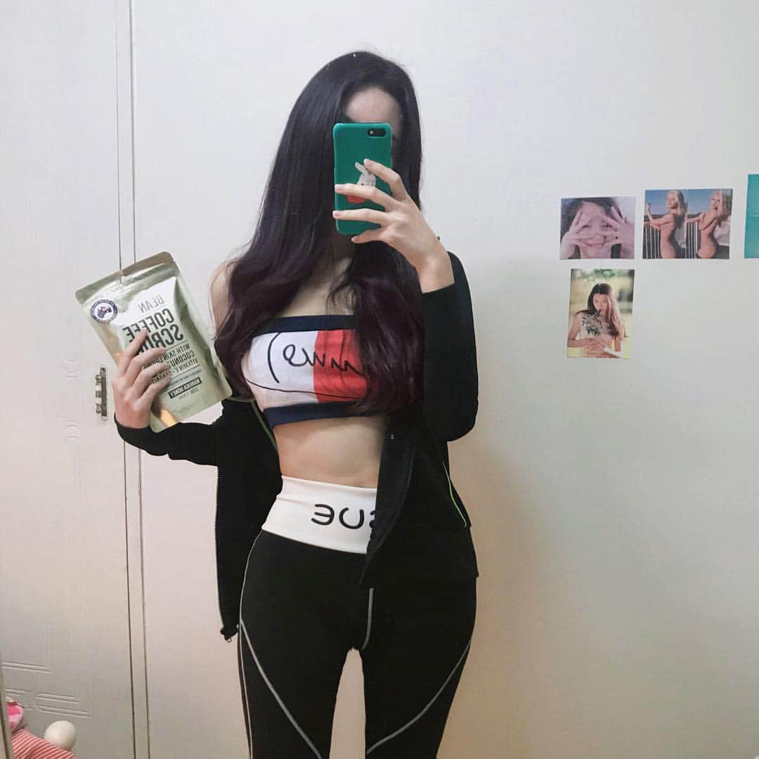 ナ・ヒョンソンのインスタグラム：「오늘도 💪🏻 화이팅」