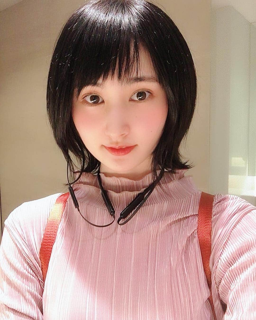 大久保聡美さんのインスタグラム写真 - (大久保聡美Instagram)「前髪復活🤩 綺麗なダークカラーになりましたっ 艶が出来ているー！！ どうかなぁ？(*'ω'*) . ズミさんありがとうございます🙏✨ @yamazuminobuaki_zumi  #ヘアースタイル  #ヘアーカラー  #ade」3月7日 20時33分 - stm_o_