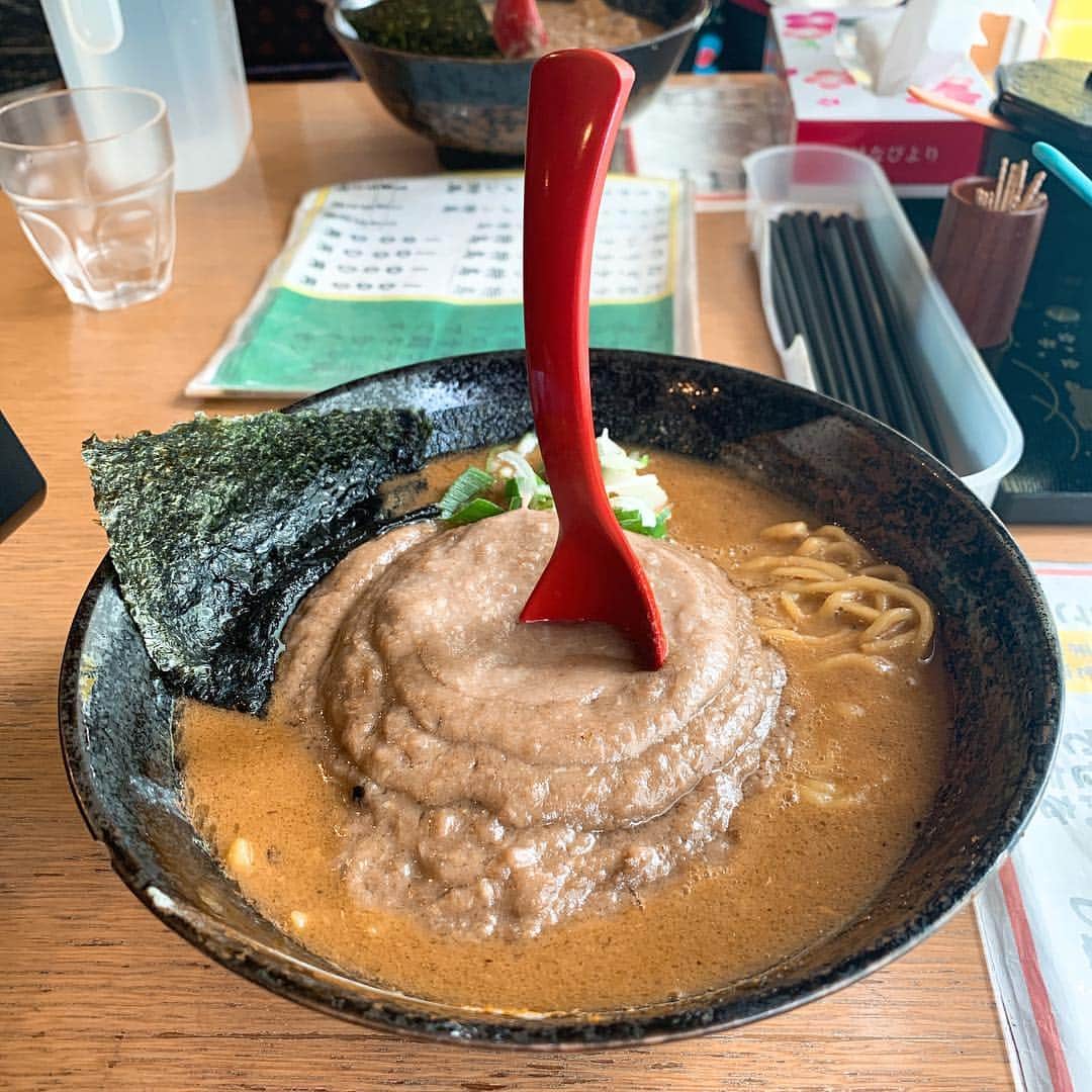 としみつのインスタグラム：「アァァァァイ…!!!!!!!! #大岩亭」