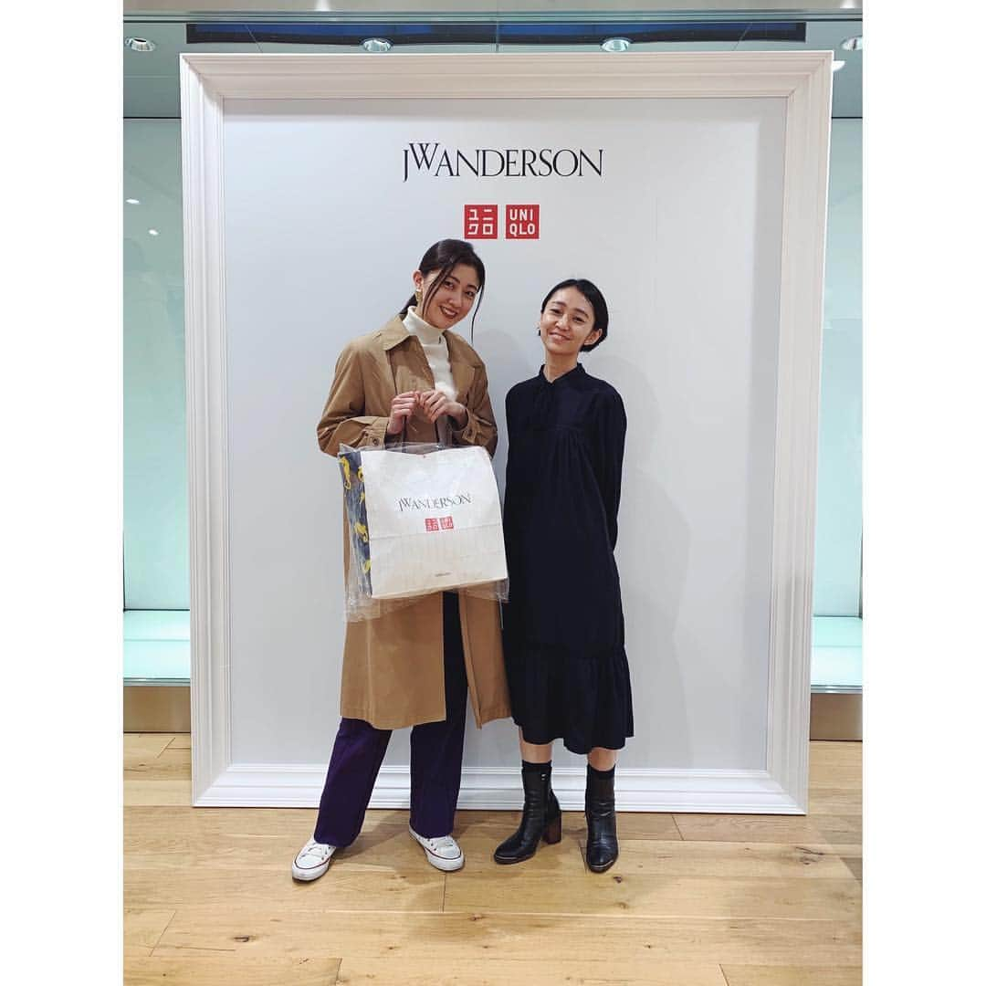 熊井友理奈さんのインスタグラム写真 - (熊井友理奈Instagram)「_ @uniqlo × @jw_anderson 2019ss 先行販売会にお邪魔してきました♥️ _  レディースもメンズもどちらもめっちゃ可愛かった！  リバーシブルできるトレンチコートや、 メンズシャツをオーバーに着るのも オススメしていただいたので、 そちらも選びました😌✨ ほかにもたくさん😭💕 _  ありがとうございました🙏  #uniqlo  #jwanderson  #ユニクロ #ジェイダブリューアンダーソン  #2019ss #先行販売  #uniqlojwanderson _  明日から発売開始ですよ☺️‼️」3月7日 21時26分 - kumai_yurina