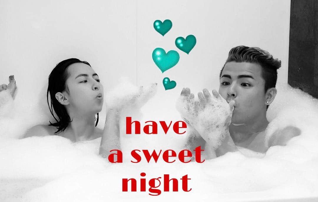 Julia Castroさんのインスタグラム写真 - (Julia CastroInstagram)「🛁🛁🛁 今日のYouTube見てくれた？ 念願のお風呂ルーティン❤️ これからも色んなルーティン撮っていきたいな🛁 * #JULIDY #julidyalbum #bathroom #lush #bathtime #bath #couple #relationship  #boyfriend #girlfriend #bubblebath #bubble #photography #simple #retro #fashion #photo #バスタイム #お風呂 #泡風呂 #ラッシュ #入浴剤 #お風呂タイム #カップル #泡  #写真 #レトロ #ルーティン #ナイトルーティン #お風呂でも髪型崩さないコーディくん」3月7日 21時48分 - julia.c.0209