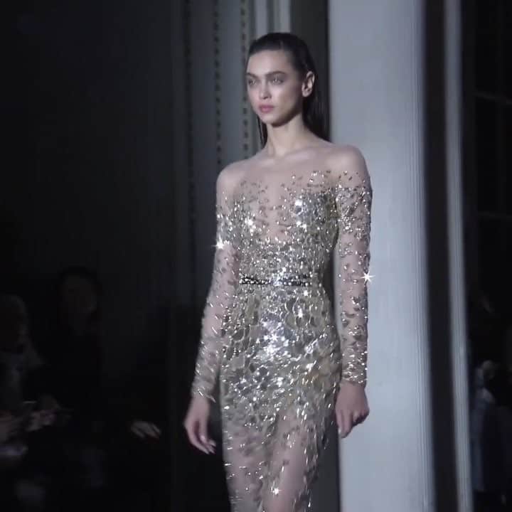 Zhenya Katavaのインスタグラム：「Когда идёшь и от образа своего...балдеешь 🤗✨」