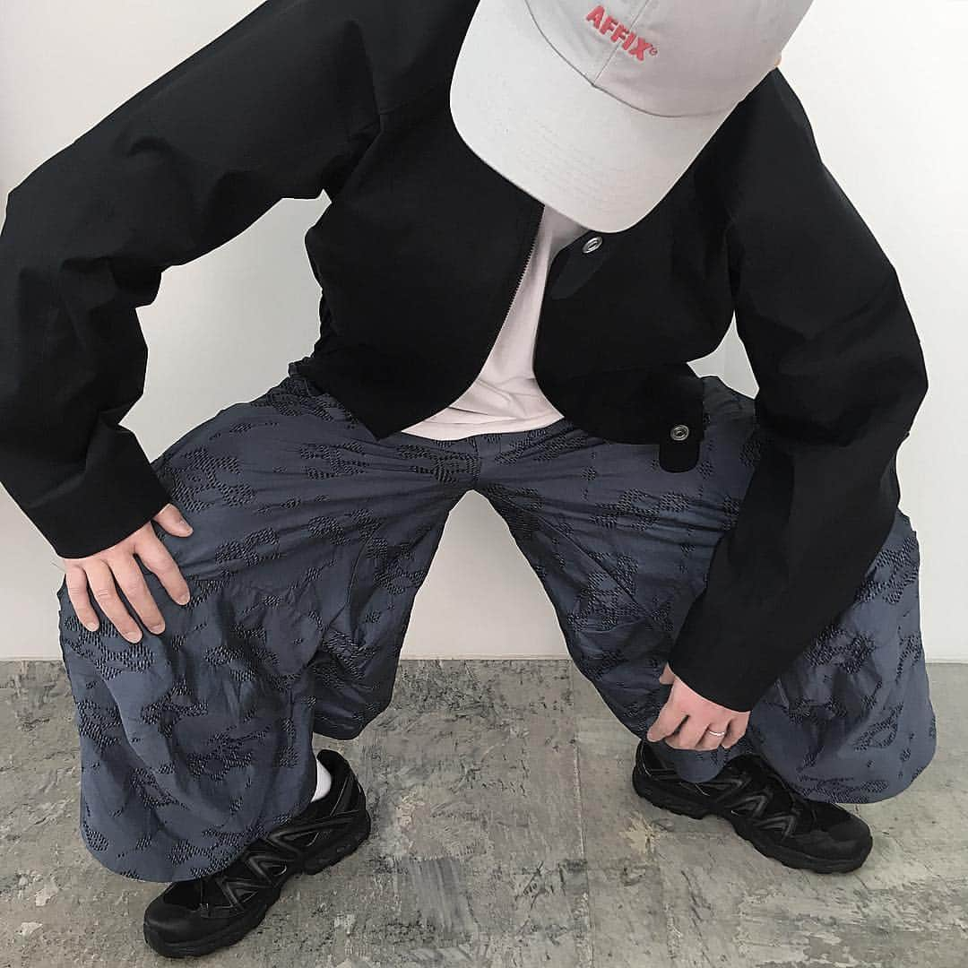 エリミネイターさんのインスタグラム写真 - (エリミネイターInstagram)「19SS RECOMMEND STYLE.  MACKINTOSH 0004 Motto Jacket ¥220,000 ( without tax ) / KIKO KOSTADINOV Kanu trousers ¥96,000 ( without tax ) / SALOMON ADVANCED XT-QUEST ¥30,000 ( without tax )  #mackintosh0004 #mackintosh #kikokostadinov #work #workwear #traditional #function #uniform #uk #ss19 #19ss #ss19collection #newcollection #eliminator #tokyo #daikanyama #richardserra #artepovera #art #limitededition #industrial #menswear #mensfashion #mensselectshop #mackintoshcloth #salomon #salomonadvanced」3月8日 13時34分 - eliminator_tokyo