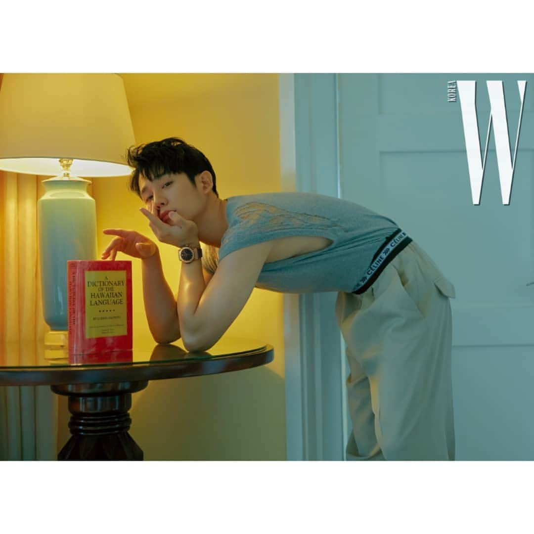 チョン・ヘインさんのインスタグラム写真 - (チョン・ヘインInstagram)「@wkorea 3월호」3月8日 12時56分 - holyhaein