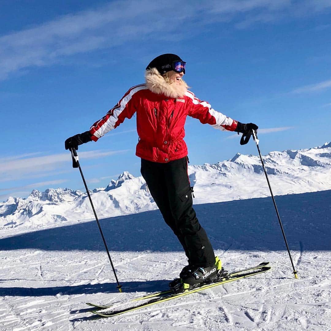 ロビン・ライトさんのインスタグラム写真 - (ロビン・ライトInstagram)「Thinking back on our @pourlesfemmesofficial @gohandshake Davos trip. 2019 is going to be a big year!」3月8日 5時53分 - robingwright