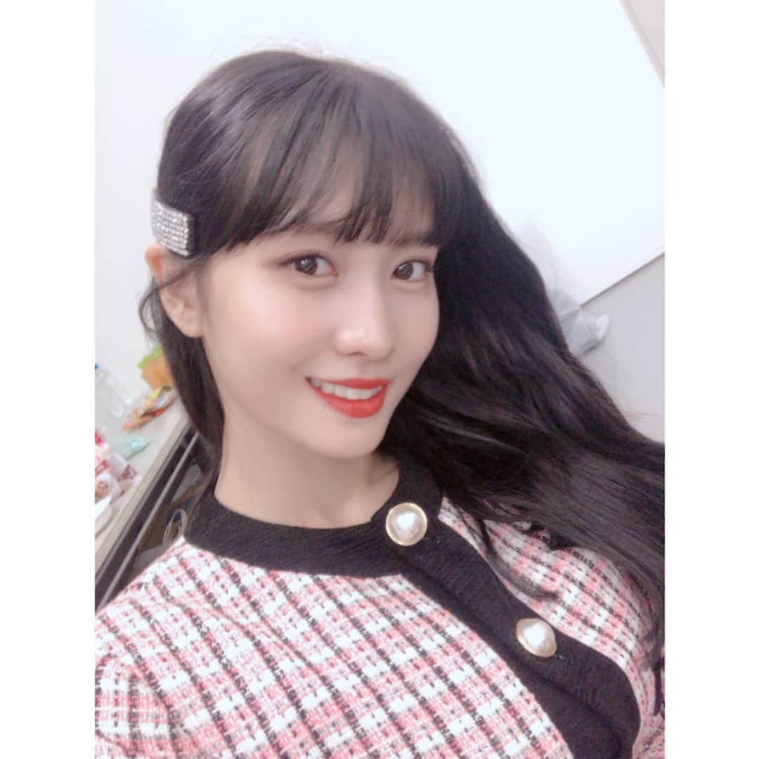 TWICEさんのインスタグラム写真 - (TWICEInstagram)「러블리이이잉!!ㅋㅋㅋ 내가 멤버 다 그렸어어엉😝 엠스테 했어용!!💜 メンバー一人一人のラブリー頑張って書きました！ Mステ楽しかったでーす💙  #엠스테#Mステ#TWICE2」3月8日 22時16分 - twicetagram