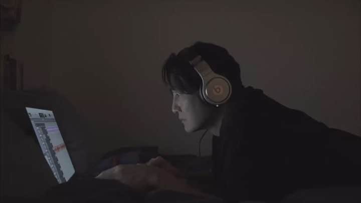 イ・ハルのインスタグラム：「Youtube 🔍OfficialEpikHigh  for Full Video!  #에픽하이 #epikhigh #sleeplessin_____________」
