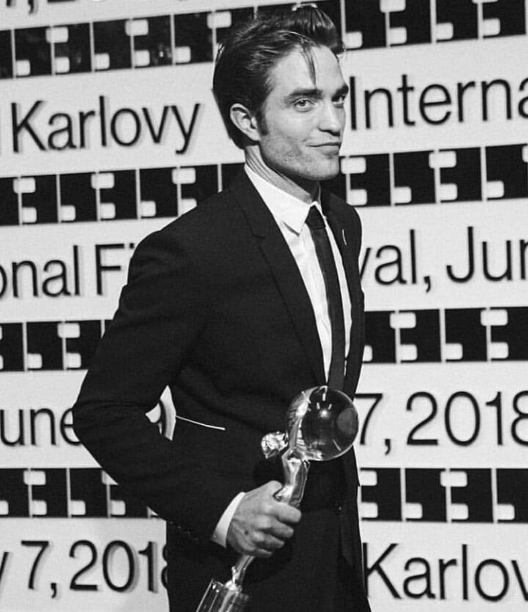 ロバート・パティンソンのインスタグラム：「#robertpattinson」